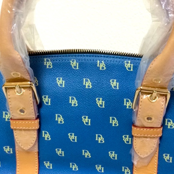 Dooney & Bourke Handbags - 🎯Vintage Dooney & Bourke🎯